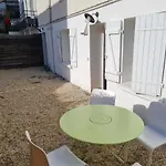 Apartment Calme Et Pratique. *